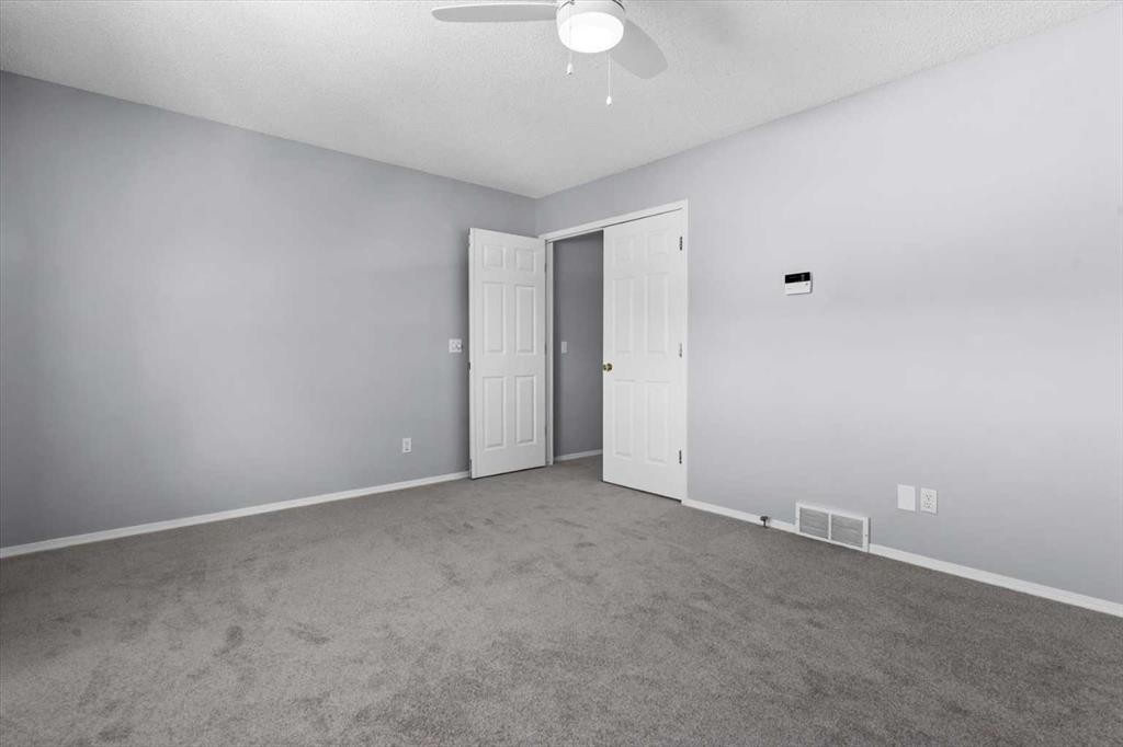 3103 39 Street Sw, Calgary, AB - Indoor Photo Showing Other Room