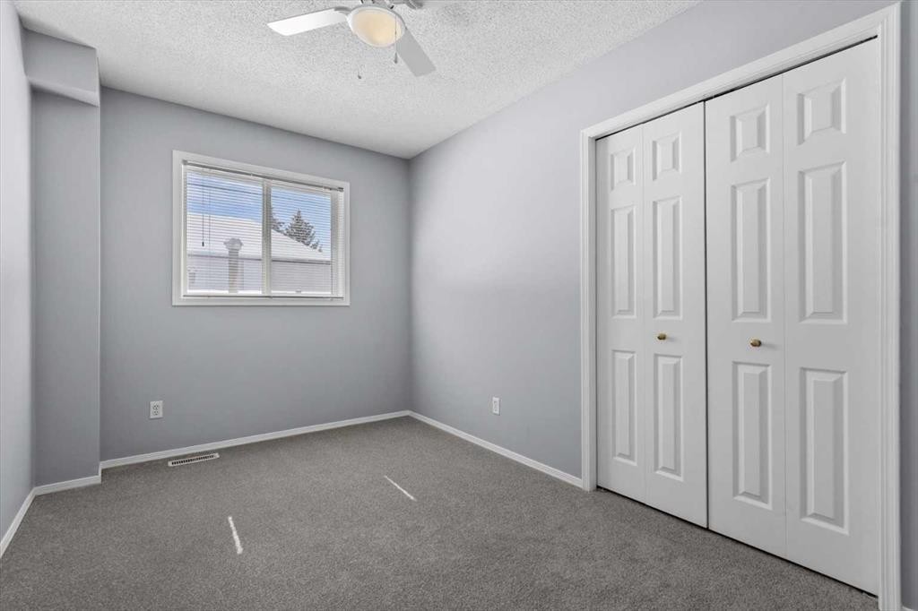 3103 39 Street Sw, Calgary, AB - Indoor Photo Showing Other Room