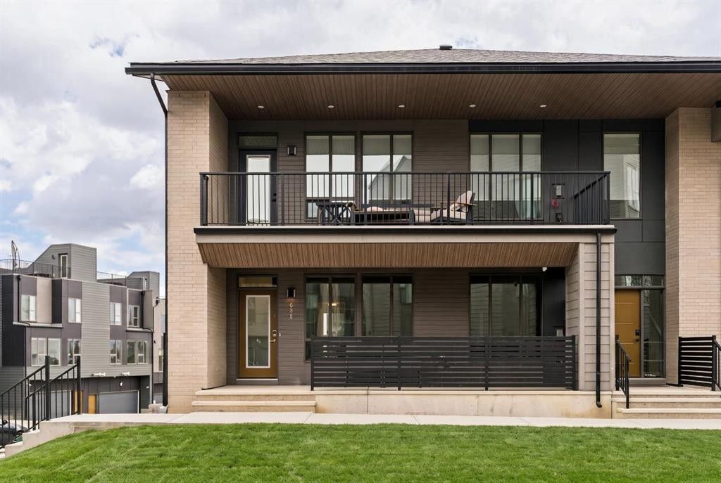 605 Sovereign Common Sw, Calgary, AB - Outdoor With Deck Patio Veranda