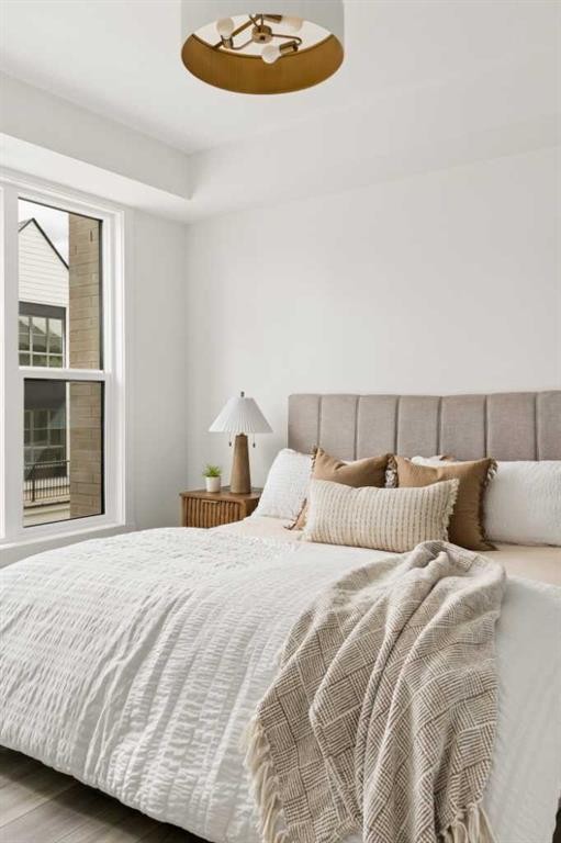 605 Sovereign Common Sw, Calgary, AB - Indoor Photo Showing Bedroom