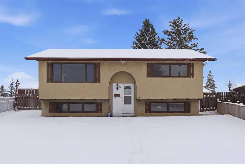 32 Fonda Mews Se, Calgary, AB - Outdoor
