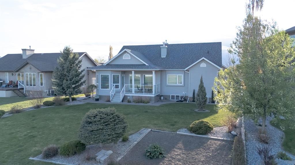 8 Link Spur, Claresholm, AB - Outdoor With Deck Patio Veranda With Facade