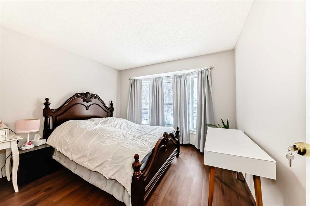 16272 5 Street Sw, Calgary, AB - Indoor Photo Showing Bedroom