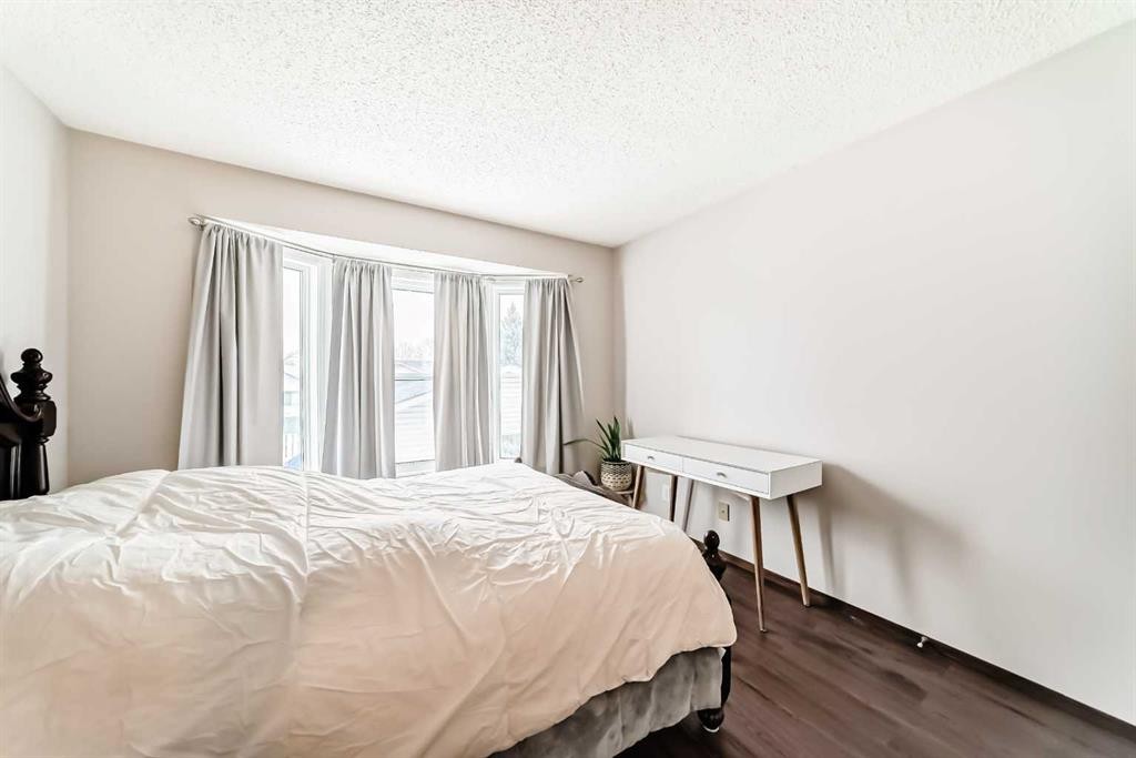 16272 5 Street Sw, Calgary, AB - Indoor Photo Showing Bedroom