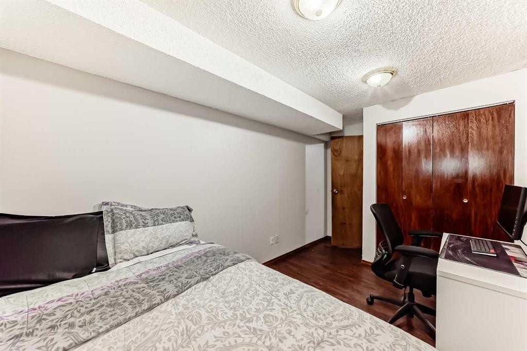 16272 5 Street Sw, Calgary, AB - Indoor Photo Showing Bedroom