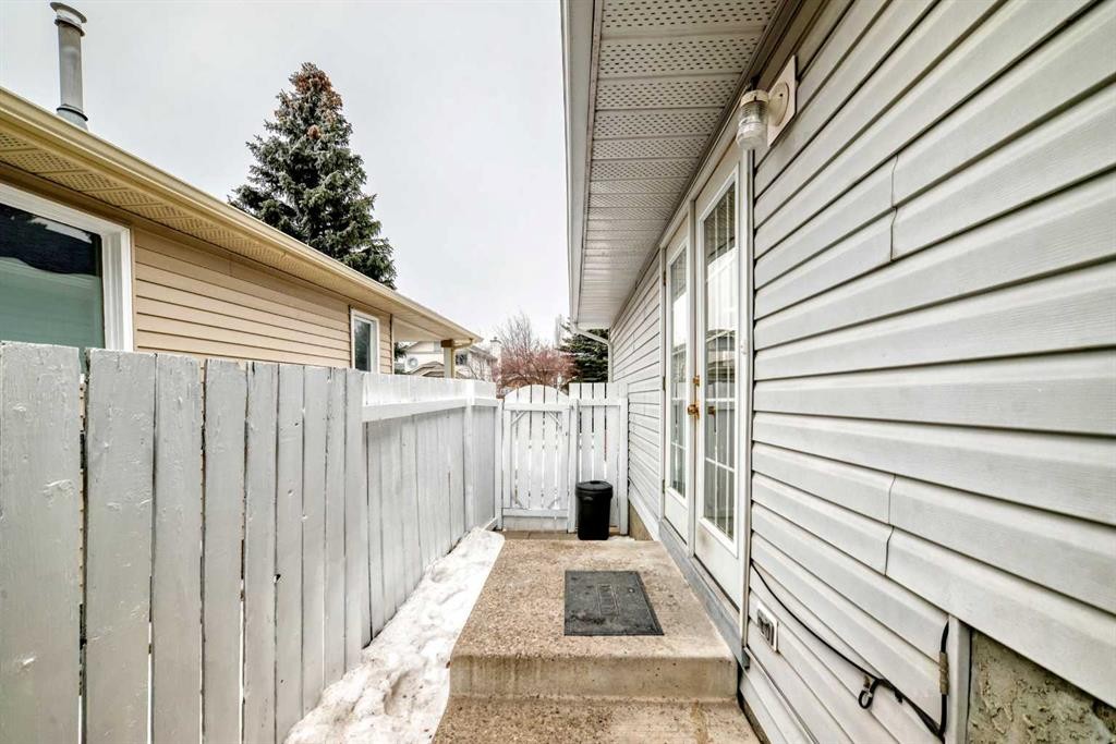 16272 5 Street Sw, Calgary, AB - Outdoor With Exterior