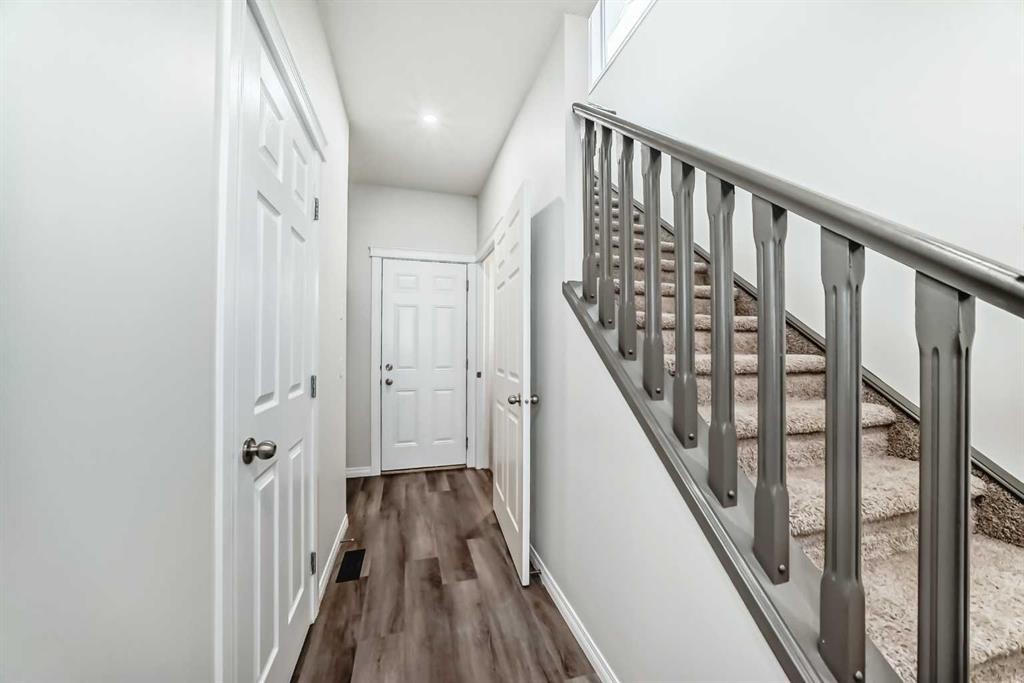 21 Panamount Row Nw, Calgary, AB - Indoor Photo Showing Other Room
