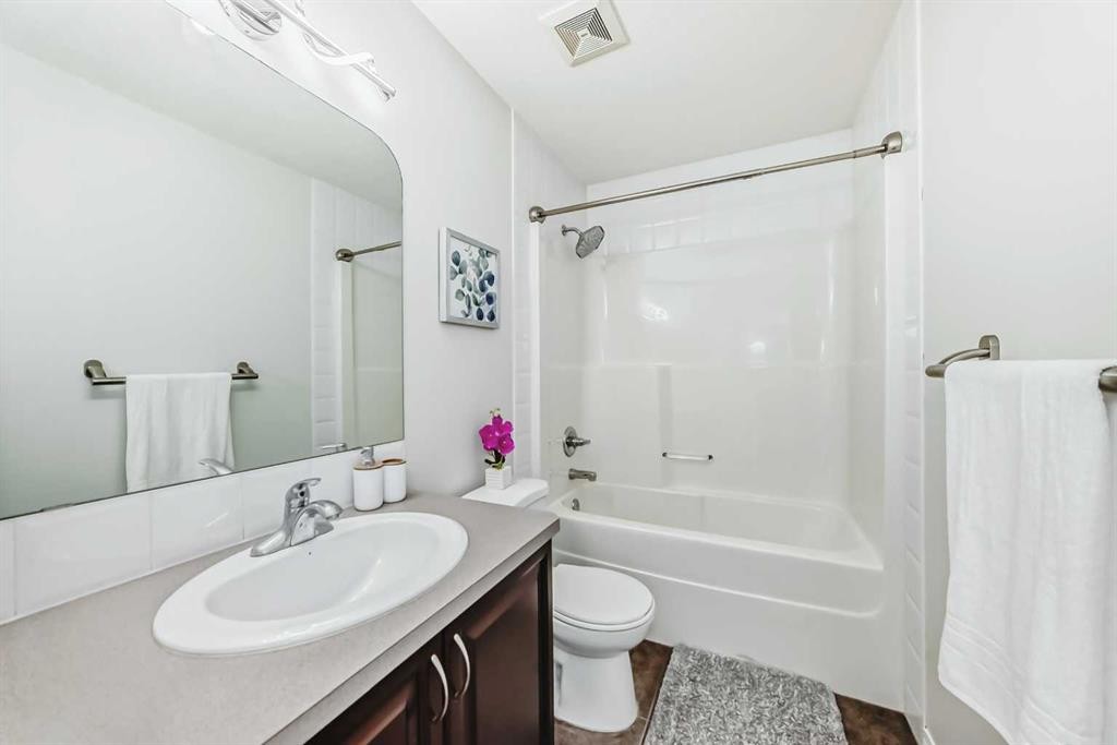 21 Panamount Row Nw, Calgary, AB - Indoor Photo Showing Bathroom