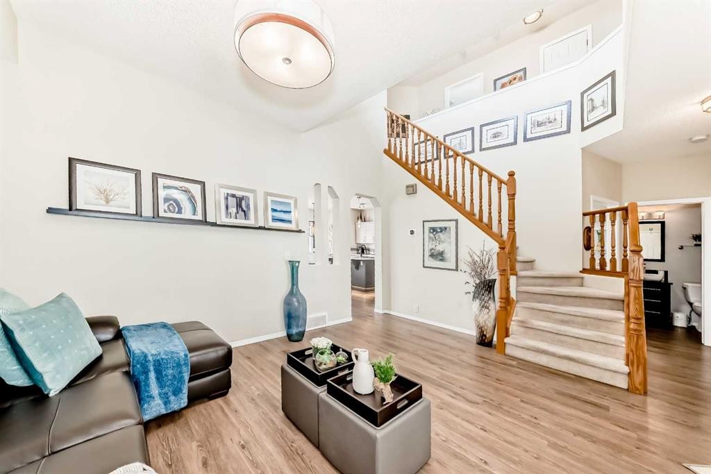 42 Somerset Circle Sw, Calgary, AB - Indoor