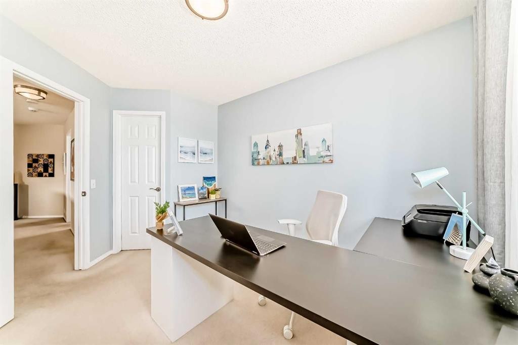 42 Somerset Circle Sw, Calgary, AB - Indoor Photo Showing Office