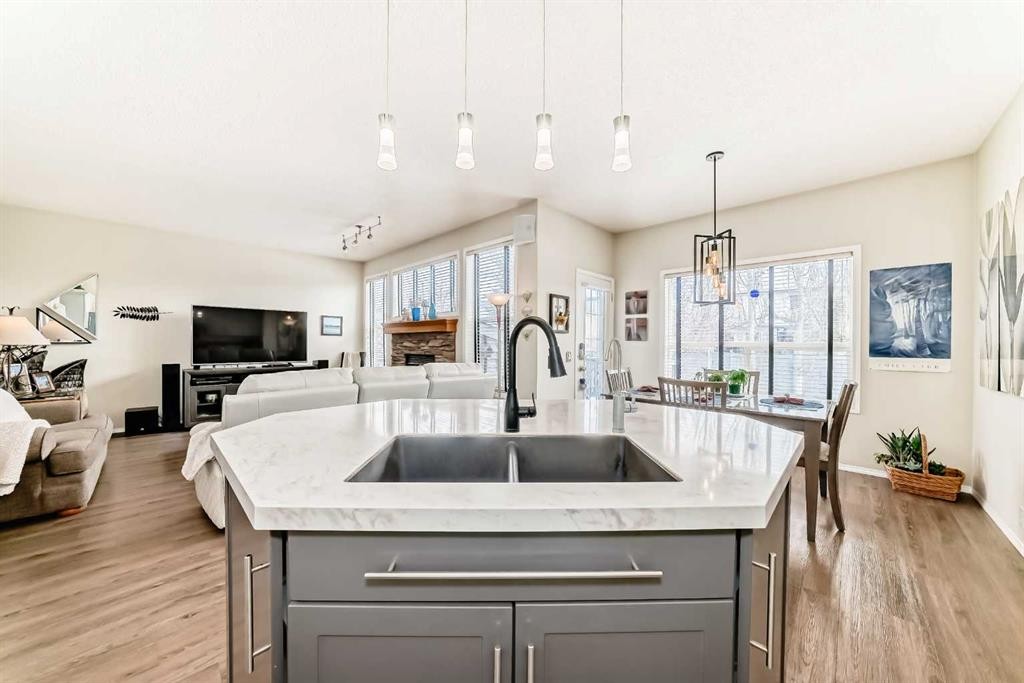 42 Somerset Circle Sw, Calgary, AB - Indoor Photo Showing Kitchen With Double Sink