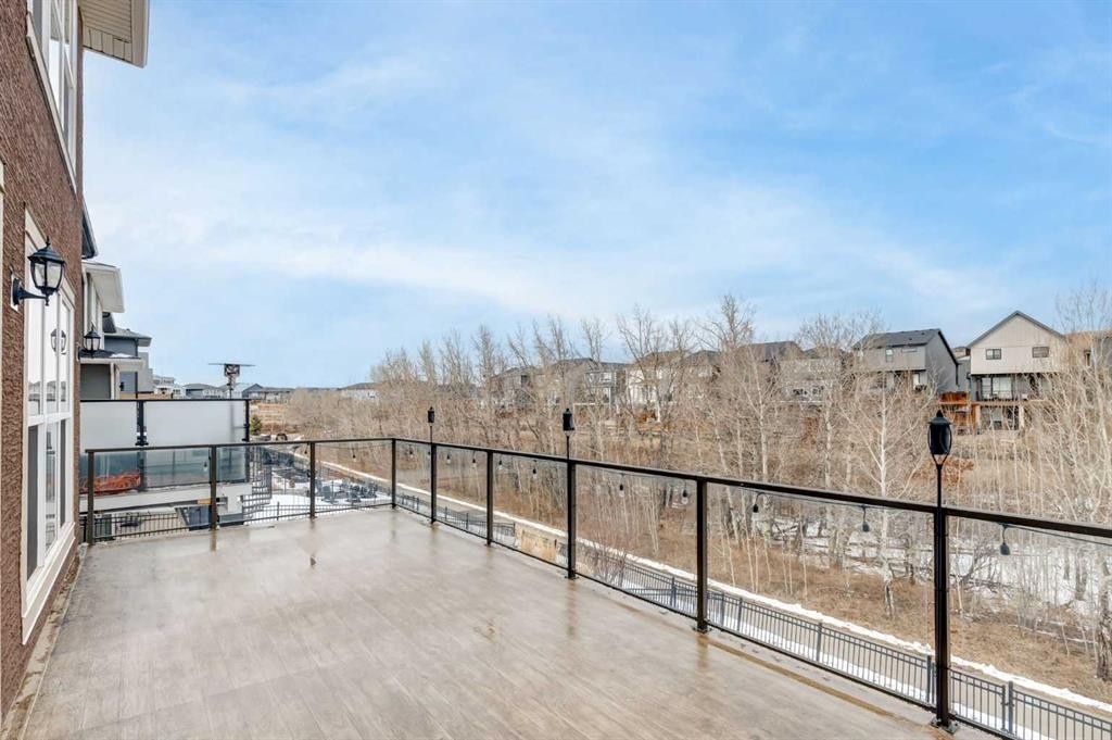 142 Cranbrook Park Se, Calgary, AB - Outdoor