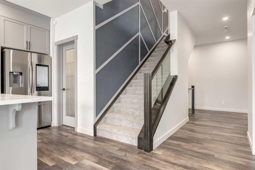 142 Cranbrook Park Se, Calgary, AB - Indoor