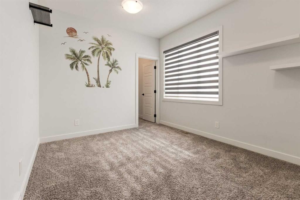 142 Cranbrook Park Se, Calgary, AB - Indoor Photo Showing Other Room