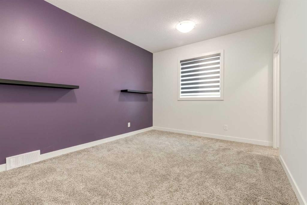 142 Cranbrook Park Se, Calgary, AB - Indoor Photo Showing Other Room