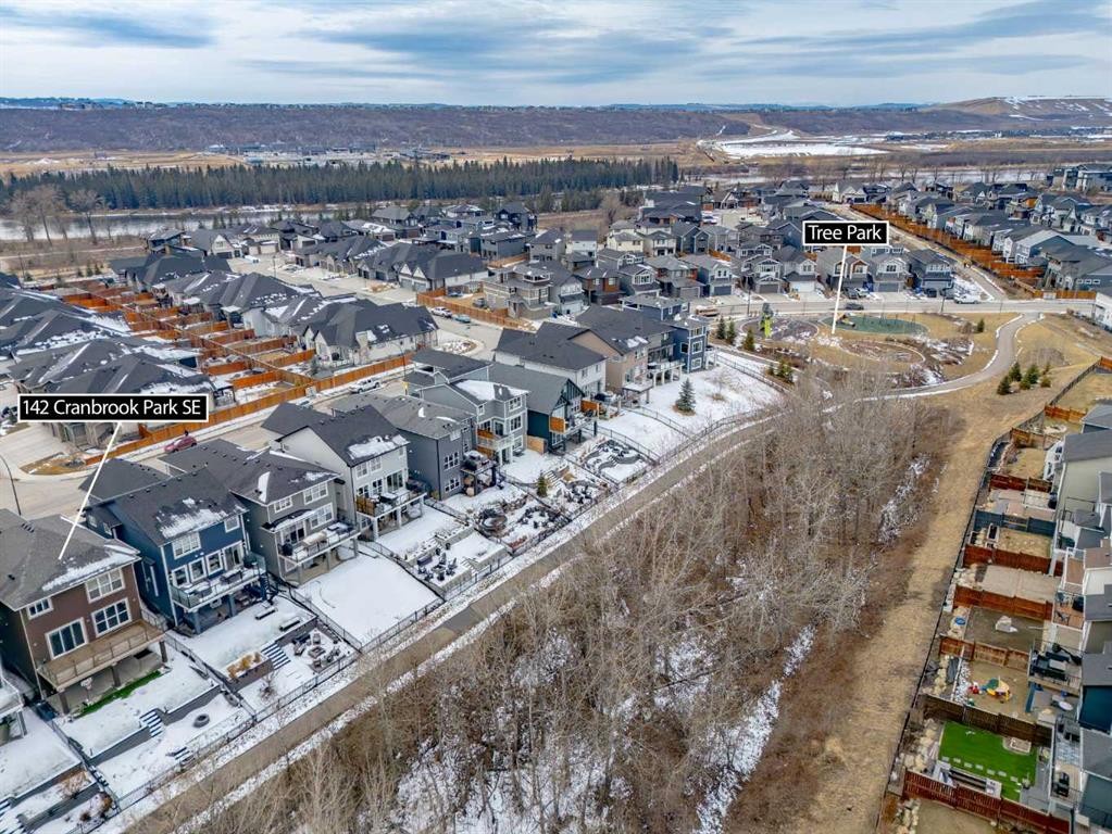 142 Cranbrook Park Se, Calgary, AB - Outdoor With View