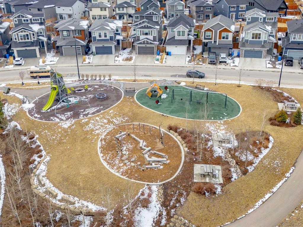 142 Cranbrook Park Se, Calgary, AB - Outdoor