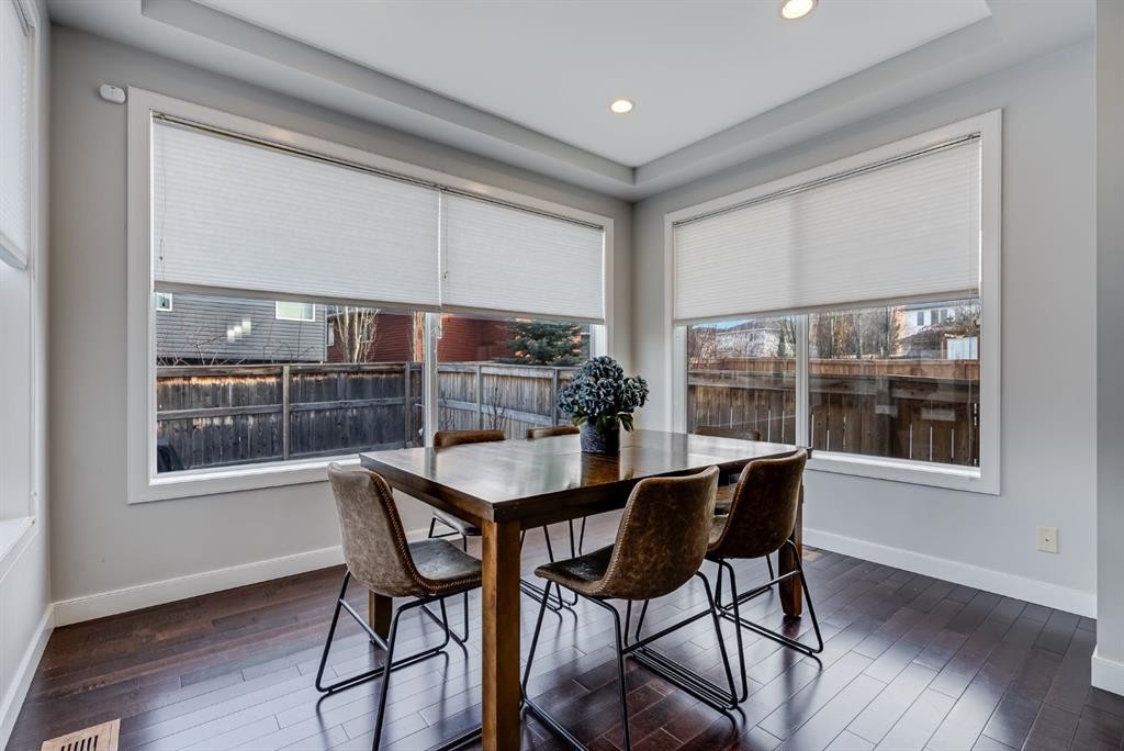 26 Auburn Glen Circle Se, Calgary, AB - Indoor Photo Showing Dining Room