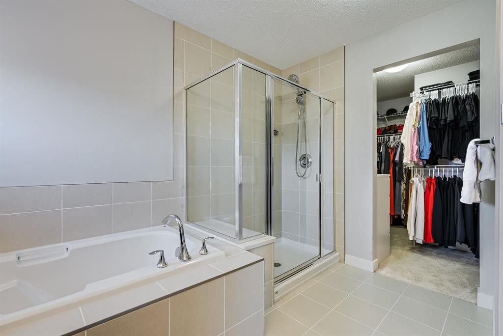 26 Auburn Glen Circle Se, Calgary, AB - Indoor Photo Showing Bathroom