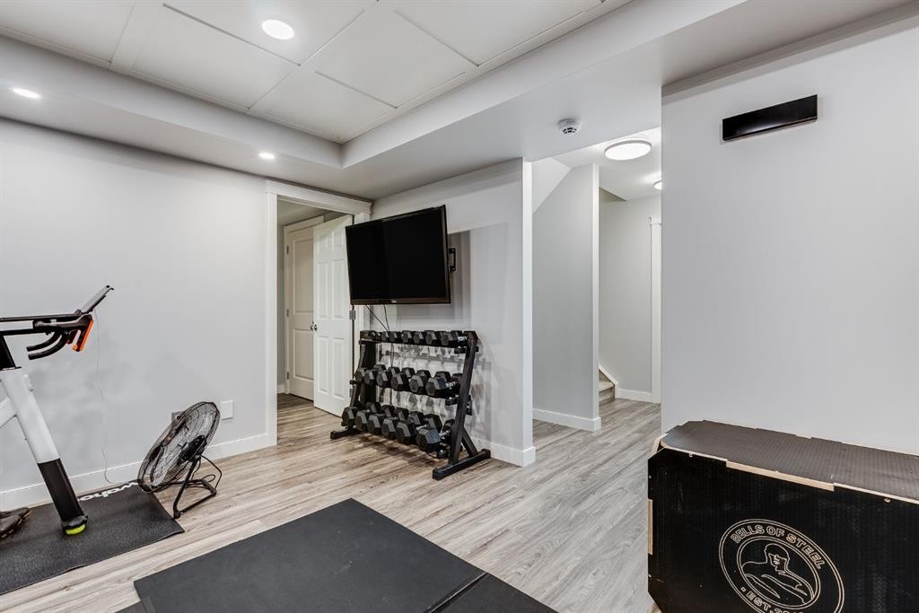 26 Auburn Glen Circle Se, Calgary, AB - Indoor Photo Showing Gym Room