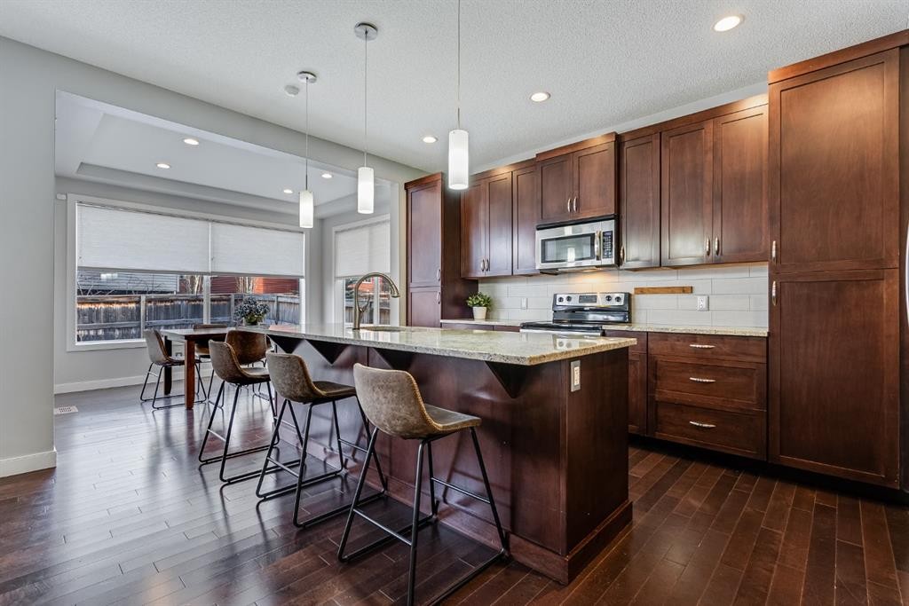 26 Auburn Glen Circle Se, Calgary, AB - Indoor Photo Showing Kitchen With Upgraded Kitchen