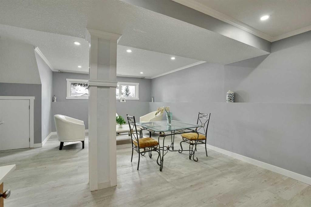 5036 Marshall Road Ne, Calgary, AB - Indoor