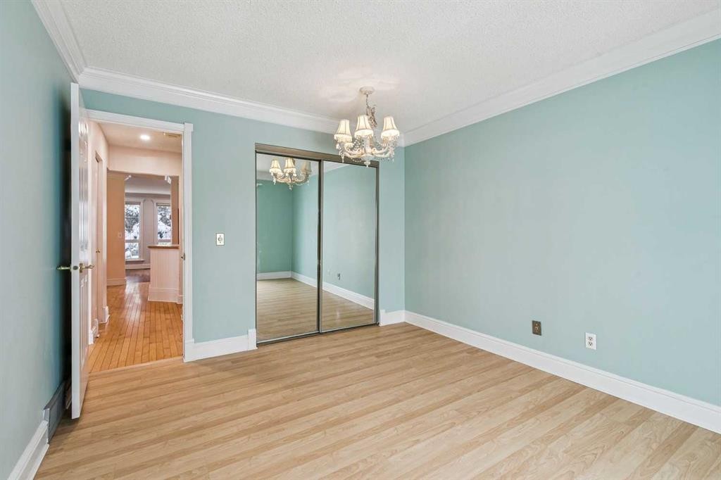 131 Woodglen Way Sw, Calgary, AB - Indoor Photo Showing Other Room