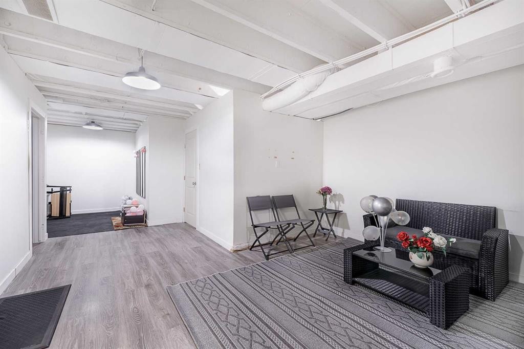 134 Walgrove Drive Se, Calgary, AB - Indoor Photo Showing Other Room