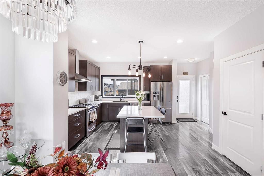 134 Walgrove Drive Se, Calgary, AB - Indoor Photo Showing Kitchen With Upgraded Kitchen