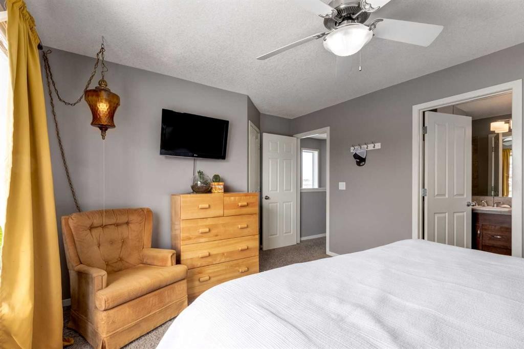 138 Cranberry Place Se, Calgary, AB - Indoor Photo Showing Bedroom