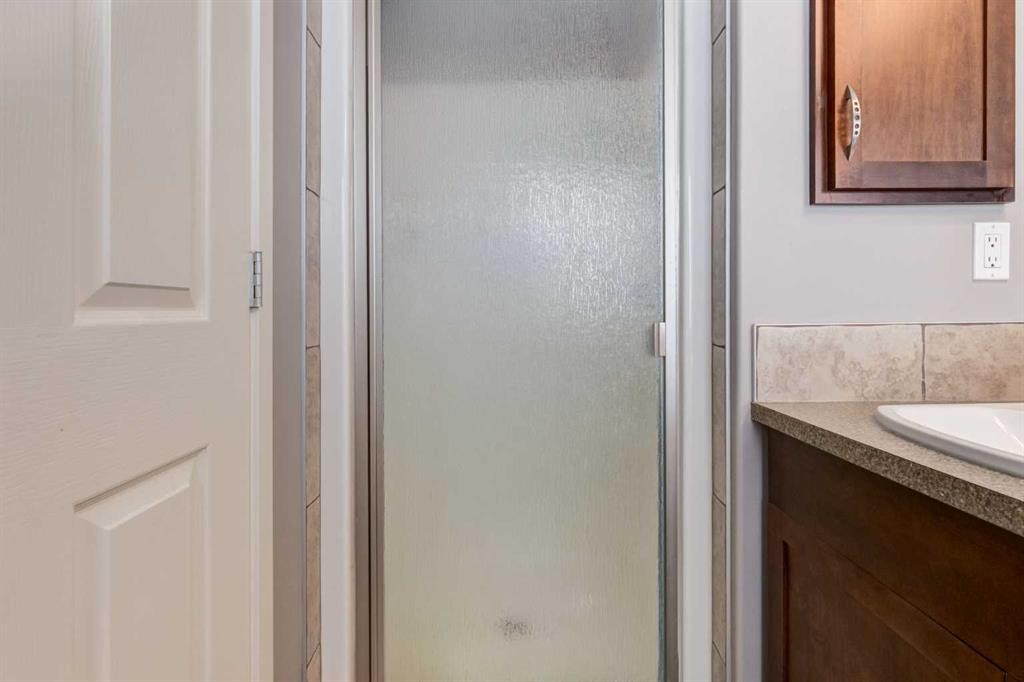 138 Cranberry Place Se, Calgary, AB - Indoor Photo Showing Bathroom