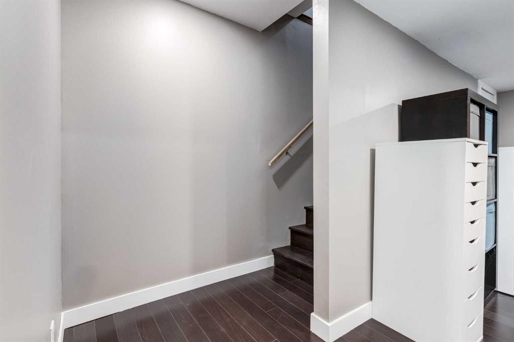 138 Cranberry Place Se, Calgary, AB - Indoor Photo Showing Other Room
