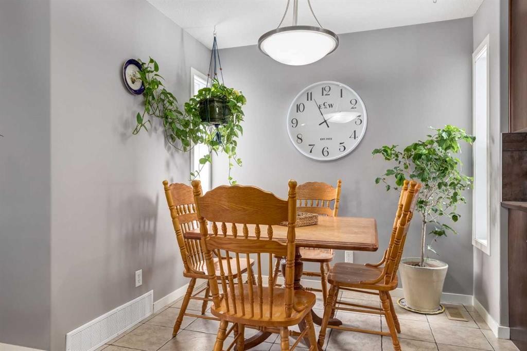 138 Cranberry Place Se, Calgary, AB - Indoor Photo Showing Dining Room