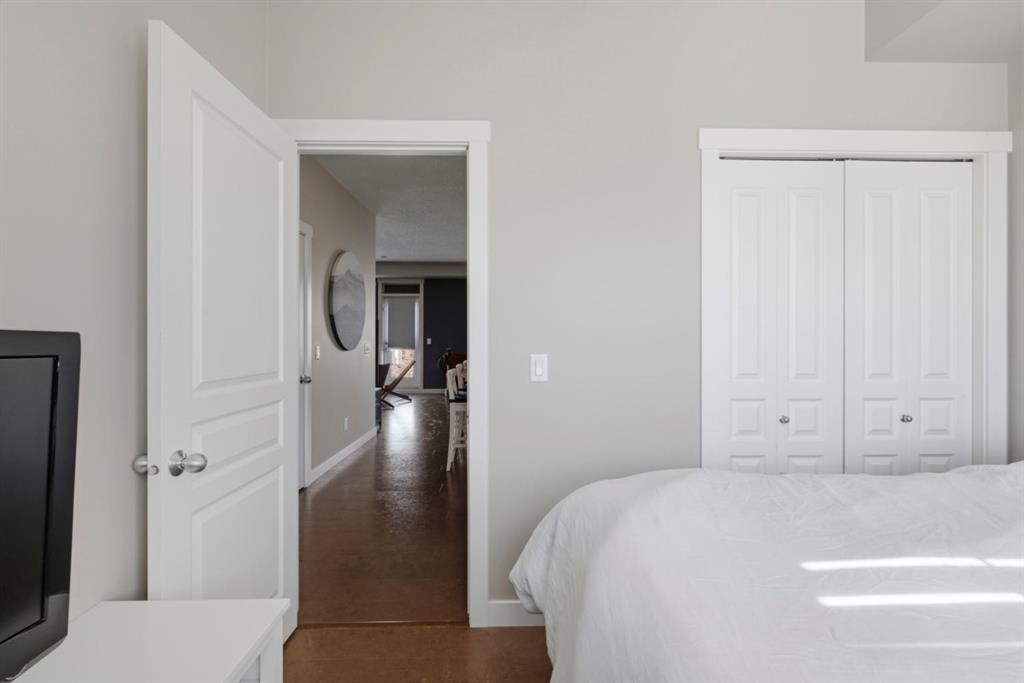 237 Mckenzie Towne Link Se, Calgary, AB - Indoor Photo Showing Bedroom