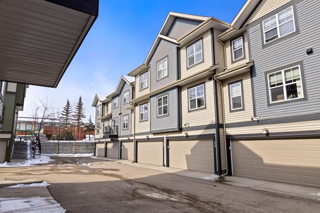 237 Mckenzie Towne Link Se, Calgary, AB - Outdoor