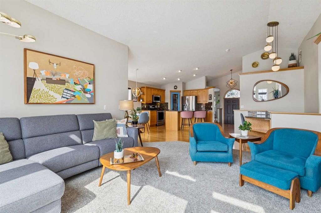 113 Westchester Way, Chestermere, AB - Indoor Photo Showing Living Room