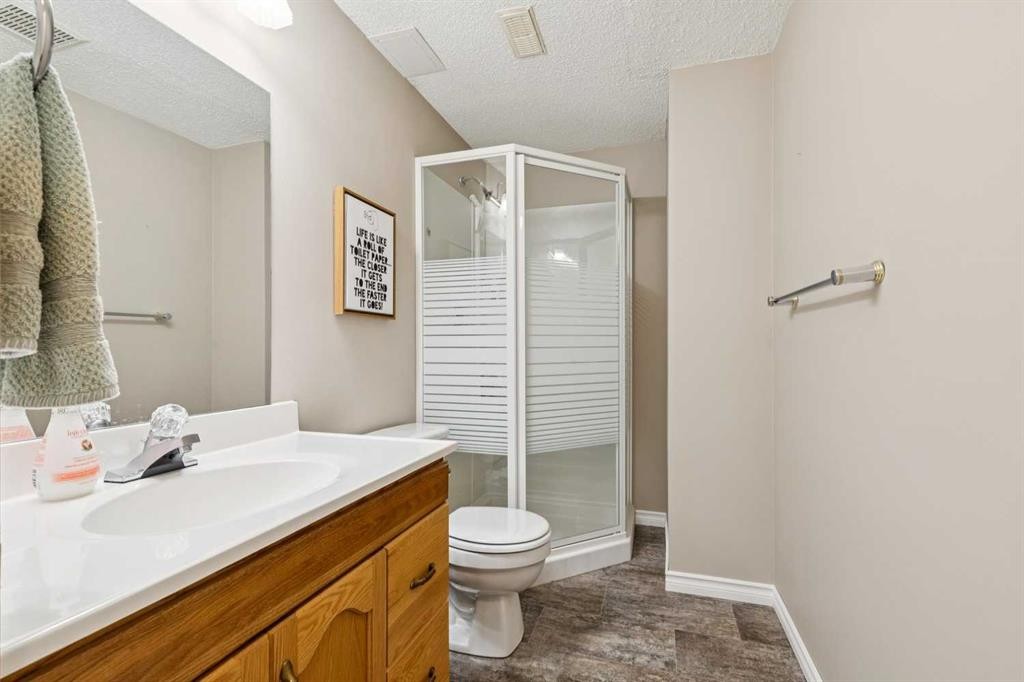 113 Westchester Way, Chestermere, AB - Indoor Photo Showing Bathroom