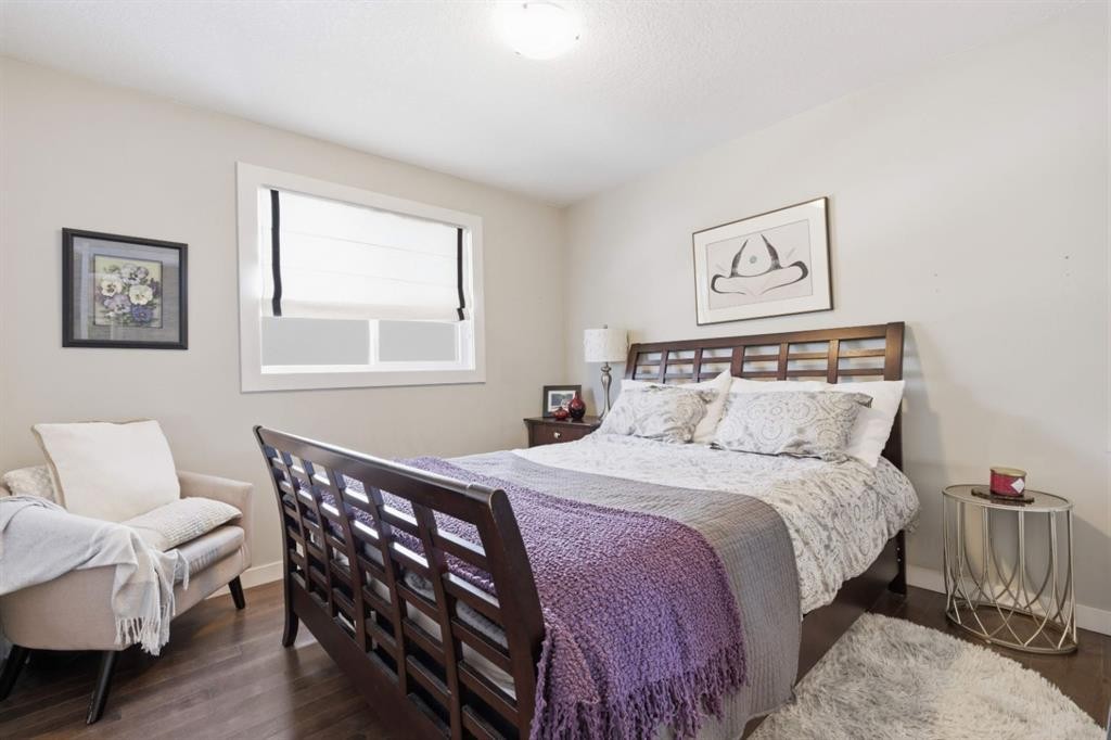 8411 Silver Springs Road Nw, Calgary, AB - Indoor Photo Showing Bedroom