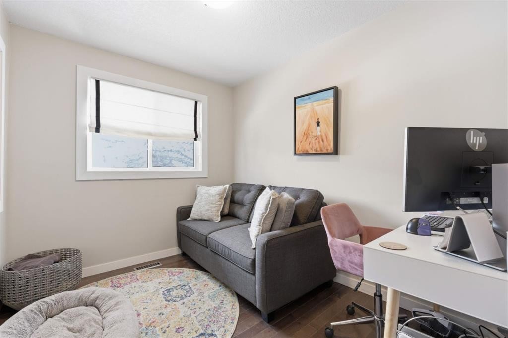 8411 Silver Springs Road Nw, Calgary, AB - Indoor Photo Showing Other Room