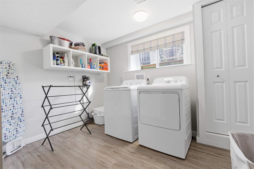8411 Silver Springs Road Nw, Calgary, AB - Indoor Photo Showing Laundry Room