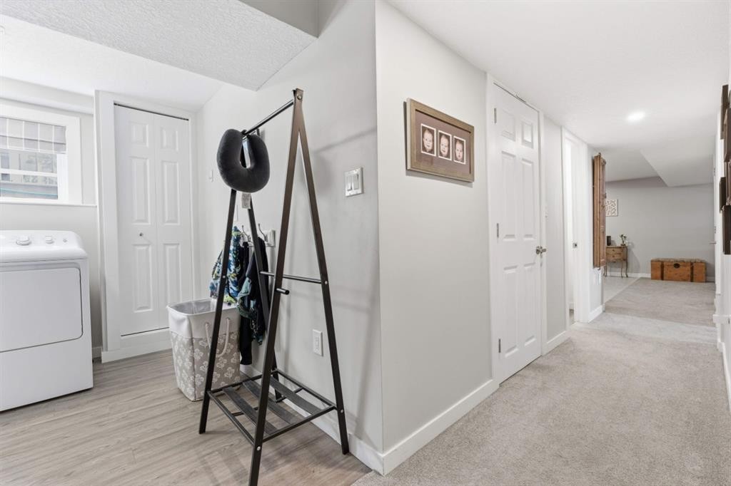 8411 Silver Springs Road Nw, Calgary, AB - Indoor Photo Showing Laundry Room