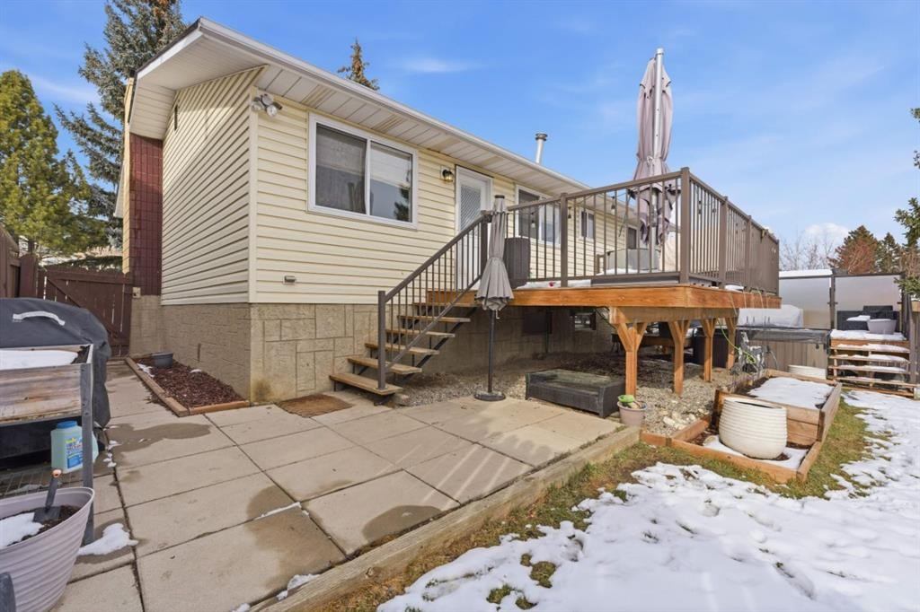8411 Silver Springs Road Nw, Calgary, AB - Outdoor With Deck Patio Veranda