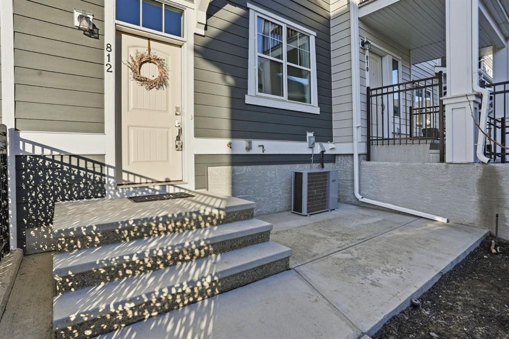 812 Cranbrook Walk Se, Calgary, AB - Outdoor With Exterior