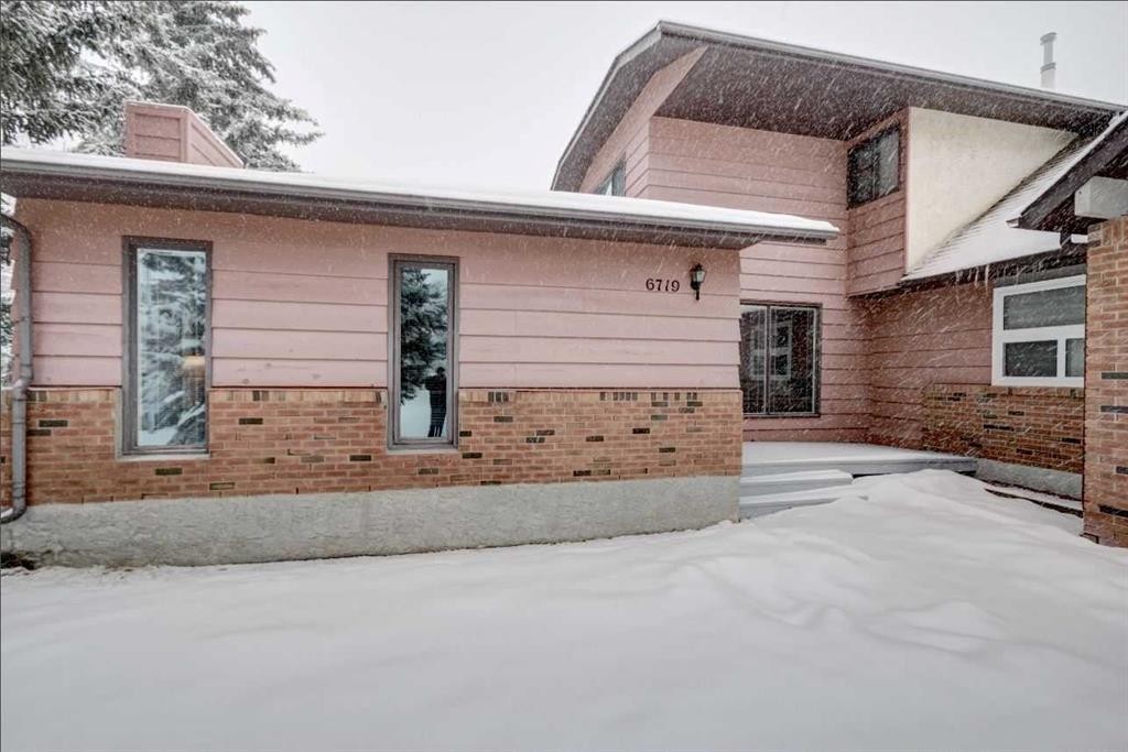 6719 Coach Hill Road Sw, Calgary, AB - Outdoor With Exterior