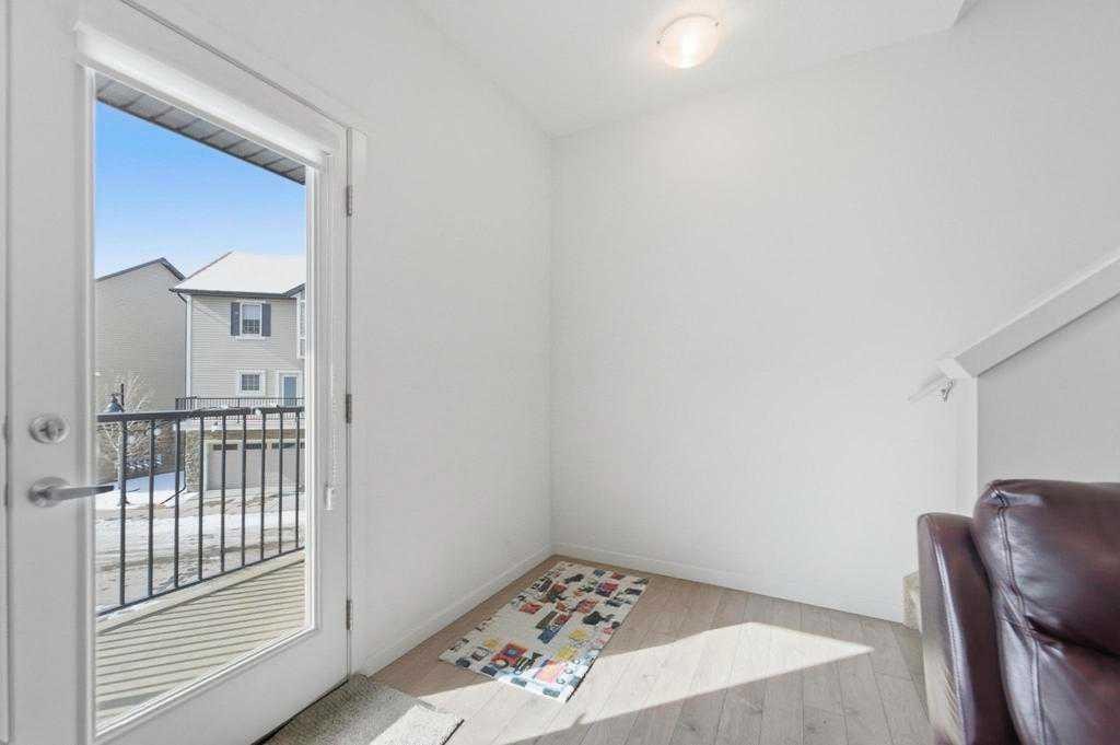 148 Legacy Point Se, Calgary, AB - Indoor Photo Showing Other Room