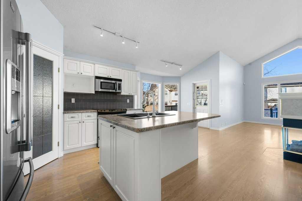 58 Chaparral Close Se, Calgary, AB - Indoor Photo Showing Kitchen With Upgraded Kitchen