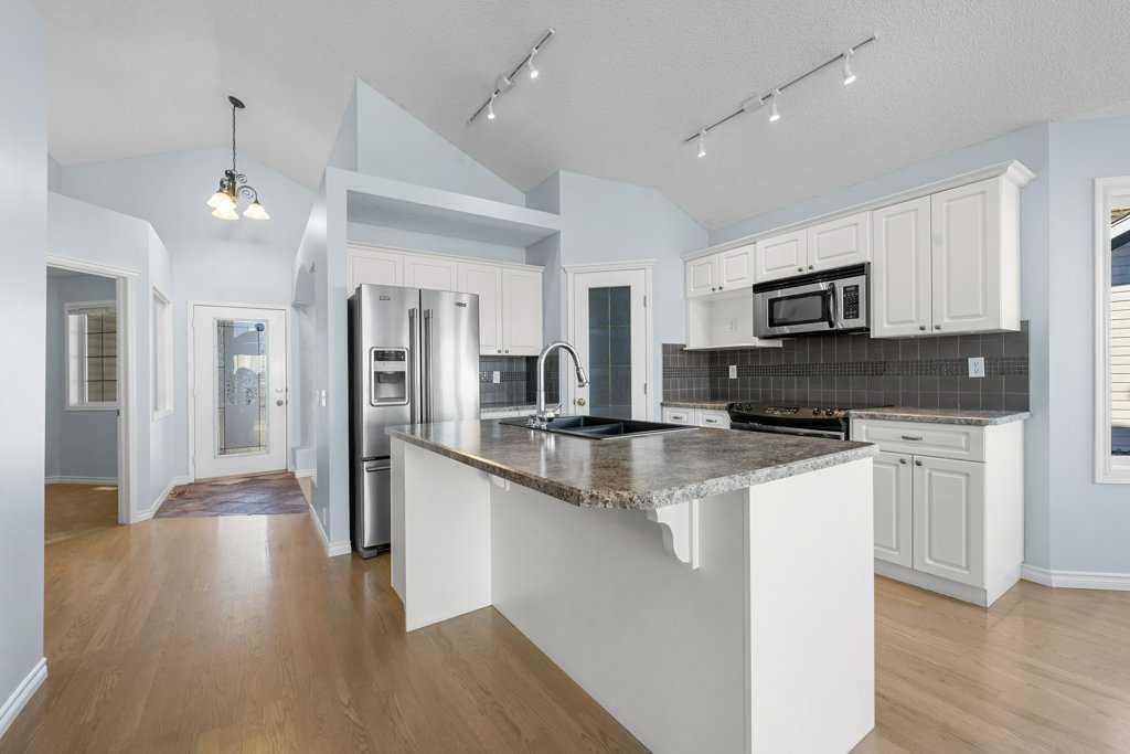 58 Chaparral Close Se, Calgary, AB - Indoor Photo Showing Kitchen With Upgraded Kitchen