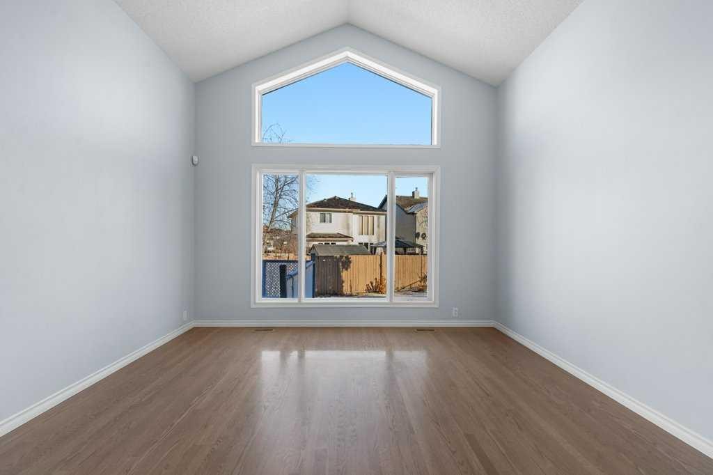 58 Chaparral Close Se, Calgary, AB - Indoor Photo Showing Other Room
