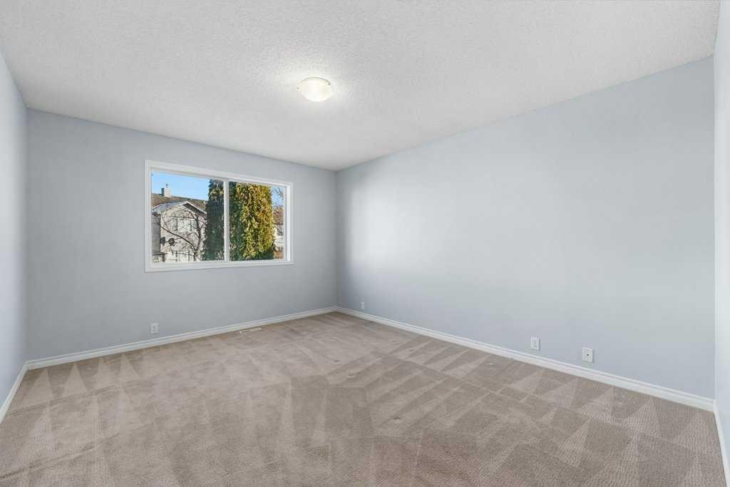 58 Chaparral Close Se, Calgary, AB - Indoor Photo Showing Other Room