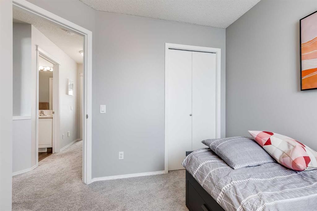 138 Prestwick Circle Se, Calgary, AB - Indoor Photo Showing Bedroom